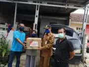 Viral Di Media, Muspika Kecamatan Solear Berikan Bantuan Sembako Kepada Ibu Yernis Viral Di Media, Muspika Kecamatan Solear Berikan Bantuan Sembako Kepada Ibu Yernis