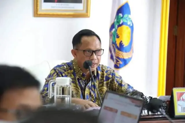 Total Dana di APBD yang Telah Direalokasi untuk Covid-19 Mencapai 56,57 Triliun Total Dana di APBD yang Telah Direalokasi untuk Covid-19 Mencapai 56,57 Triliun