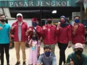 UPTD Pasar Jengkol, Bagikan 200 Masker Pada Pedagang dan Pengunjung