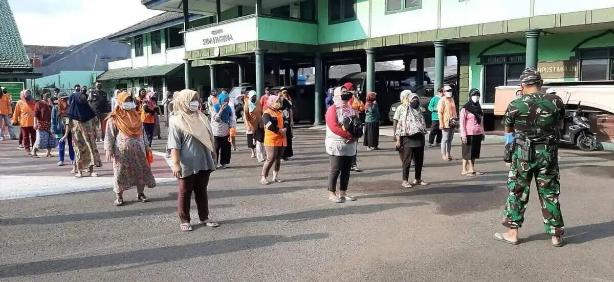 Kodim 0506/Tgr Distribusikan Beras Bantuan Kasad, Kementan RI dan BNI