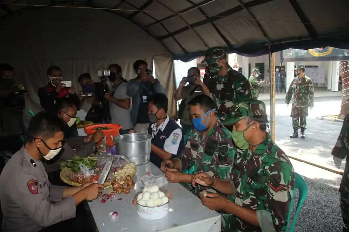 Atasi Dampak Pandemi Covid-19, Sinergi TNI-POLRI Purbalingga Dirikan Dapur Lapangan