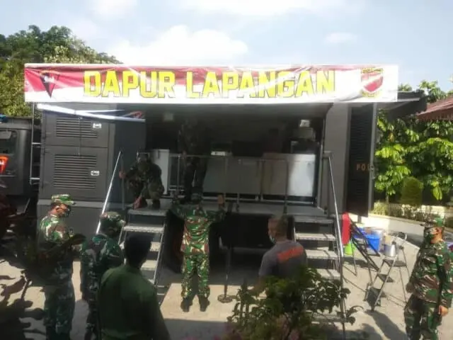 Inilah Segala Upaya TNI - Polri Bantu masyarakat Ditengah Pandemi Covid 19 Inilah Segala Upaya TNI - Polri Bantu masyarakat Ditengah Pandemi Covid 19
