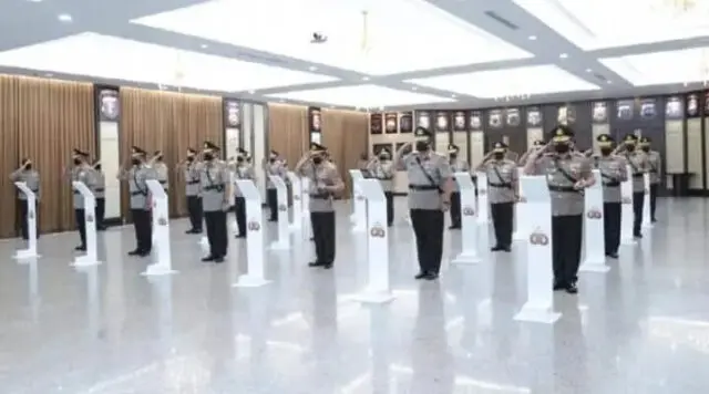 Kapolri Jenderal Idham Azis Resmi Melantik 9 Kapolda dan Gubernur Akpol Baru Kapolri Jenderal Idham Azis Resmi Melantik 9 Kapolda dan Gubernur Akpol Baru