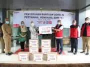 Ketua Umum TP PKK Pusat Terima Bantuan APD dari Pertamina Ketua Umum TP PKK Pusat Terima Bantuan APD dari Pertamina