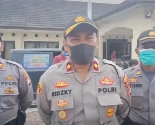 Akibat Dampak Covid-19, PT. Arwana Nuansakeramik PHK Puluhan Karyawan Akibat Dampak Covid-19, PT. Arwana Nuansakeramik PHK Puluhan Karyawan