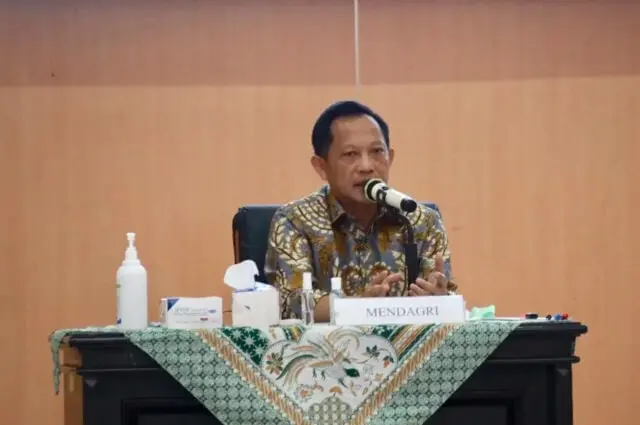 Mendagri Minta Bekasi serta Karawang Buat Terobosan Penanganan Covid-19 Mendagri Minta Bekasi serta Karawang Buat Terobosan Penanganan Covid-19