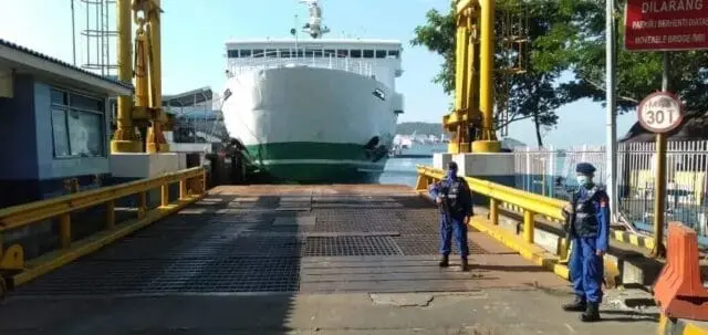 Ditpolairud Polda Banten Perketat Penjagaan di Pelabuhan Merak Ditpolairud Polda Banten Perketat Penjagaan di Pelabuhan Merak