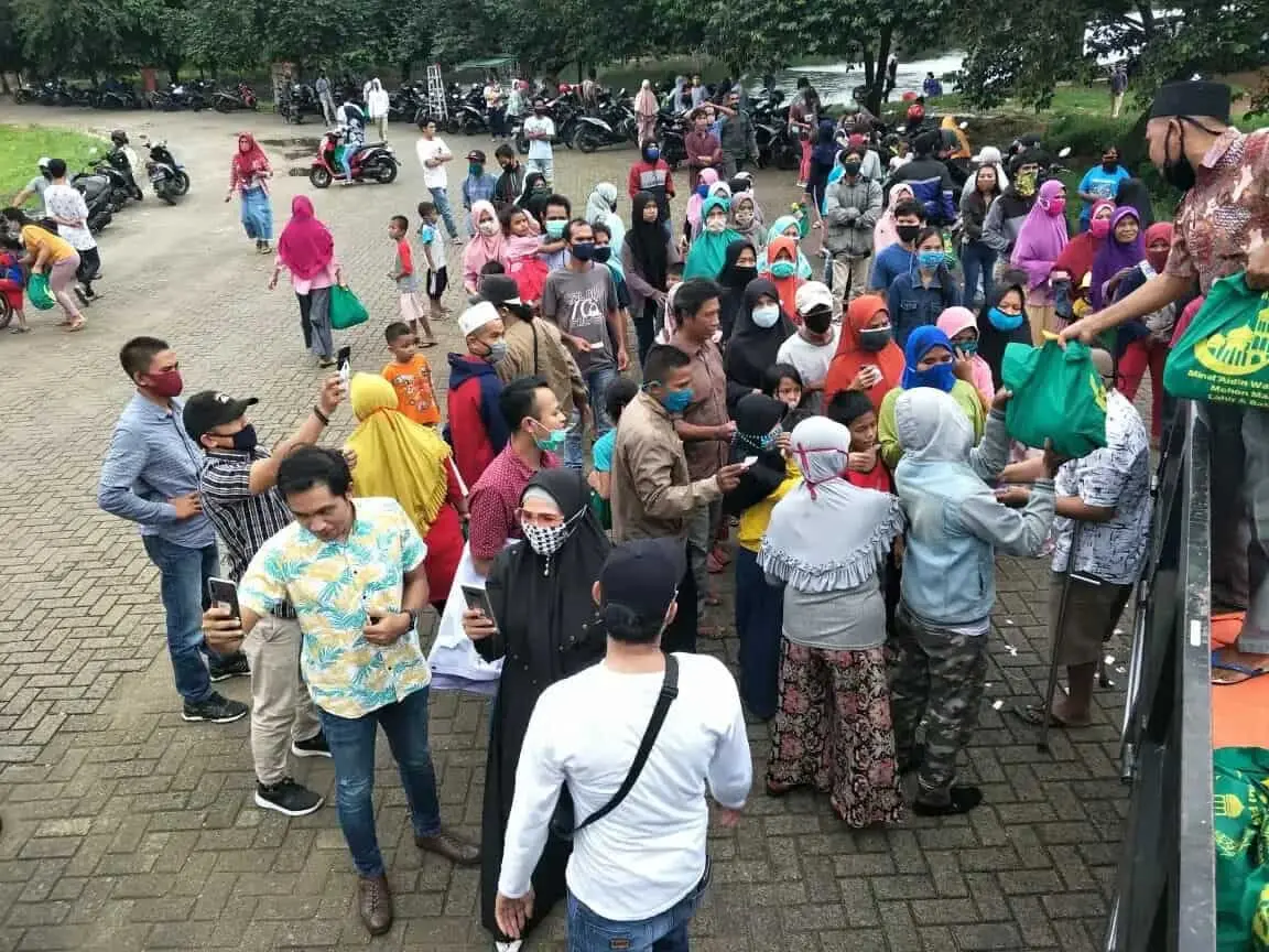 Aksi Sosial, BMMB Bagikan 300 Paket Sembako