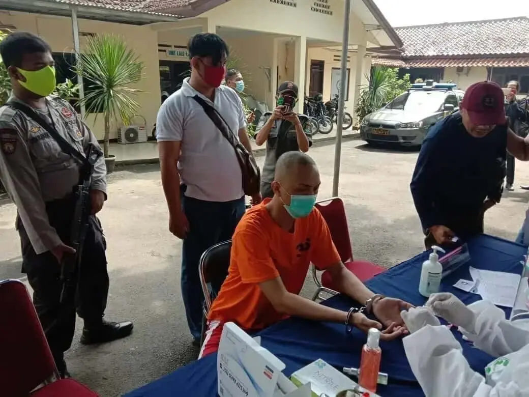 Rentan Terhadap Penularan COVID-19. 59 Personil Polsek Curug Jalani Rapid Test Rentan Terhadap Penularan COVID-19. 59 Personil Polsek Curug Jalani Rapid Test