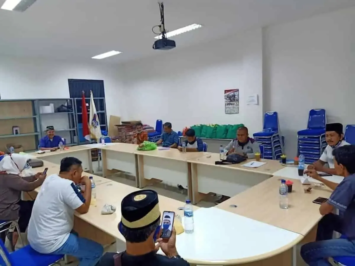 Ditengah Pandemi Covid-19, KWRI Kabupaten Tangerang Berbagi Sembako