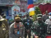 Pangdam IV/Diponegoro dan Kapolda Jateng Tinjau Dapur Lapangan di Cilacap Pangdam IV/Diponegoro dan Kapolda Jateng Tinjau Dapur Lapangan di Cilacap