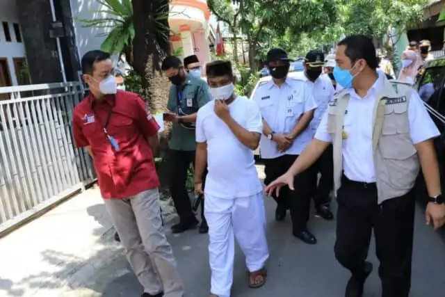 Dampingi Mensos, Wali Kota Salurkan Bantuan Sosial Presiden Tahap III Dampingi Mensos, Wali Kota Salurkan Bantuan Sosial Presiden Tahap III