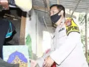 Polri Peduli Covid-19 , Salurkan Bantuan Baksos di Kp Cipeucang Polri Peduli Covid-19 , Salurkan Bantuan Baksos di Kp Cipeucang