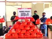 Pandemi Covid -19 , Gereja Santa Odilia Salurkan Bantuan Untuk Warga Solear.Salurkan Bantuan Untuk Warga Solear Pandemi Covid -19 , Gereja Santa Odilia Salurkan Bantuan Untuk Warga Solear.Salurkan Bantuan Untuk Warga Solear
