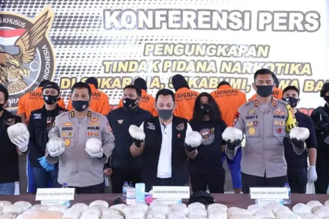 Polri Kembali Tangkap Sindikat Narkoba, Sita 402.380 Kilo Gram Sabu Polri Kembali Tangkap Sindikat Narkoba, Sita 402.380 Kilo Gram Sabu
