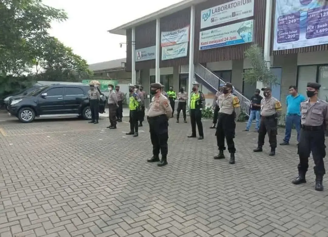 Gelar Apel Bersama, Polsek Curug Kawal Keberangkatan Aksi Damai Buruh Ke Jakarta Gelar Apel Bersama, Polsek Curug Kawal Keberangkatan Aksi Damai Buruh Ke Jakarta