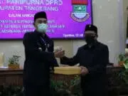 Wabup H Mad Romli Serahkan LKPJ Tahun 2019 ke Ketua DPRD Kab Tangerang