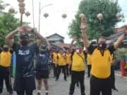 Unsur Tiga Pilar Neglasari Gelar Senam Bersama di Kampung Sehat Tehyan