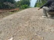 Rekanan Jalan Cor Beton Trikarya, Sebut Kades Pinta 30 Juta