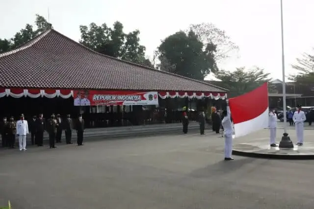 Danrem 071/Wijayakusuma Bersama Forkopimda Banyumas Ikuti Peringatan Detik-detik Proklamasi Secara Virtual