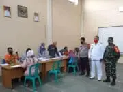 Pantau Penerapan Protokol Kesehatan, Polsek Tigaraksa Amankan Lokasi Pembagian BST