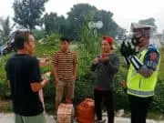Polantas Polresta Tangerang Tegur Pengendara yang Tak Pakai Masker
