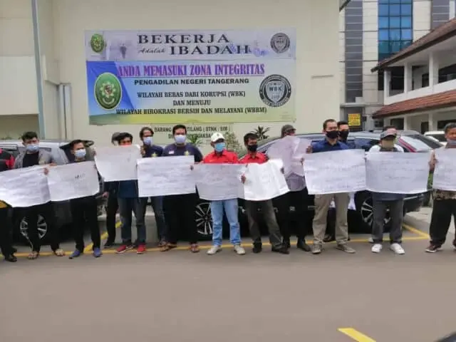 Gara-gara Gugatan Vreddy, Warga Kali Baru Geruduk PN Tangerang Gara-gara Gugatan Vreddy, Warga Kali Baru Geruduk PN Tangerang