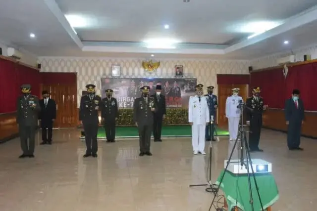 Danrem 071/Wijayakusuma Ikuti Upacara Peringatan HUT ke-75 TNI Secara Virtual Danrem 071/Wijayakusuma Ikuti Upacara Peringatan HUT ke-75 TNI Secara Virtual