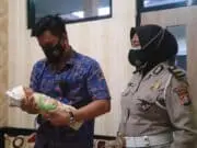 Satlantas Polresta Tangerang Bantu Tali Asih Bayi yang Ditemukan di TPU Satlantas Polresta Tangerang Bantu Tali Asih Bayi yang Ditemukan di TPU