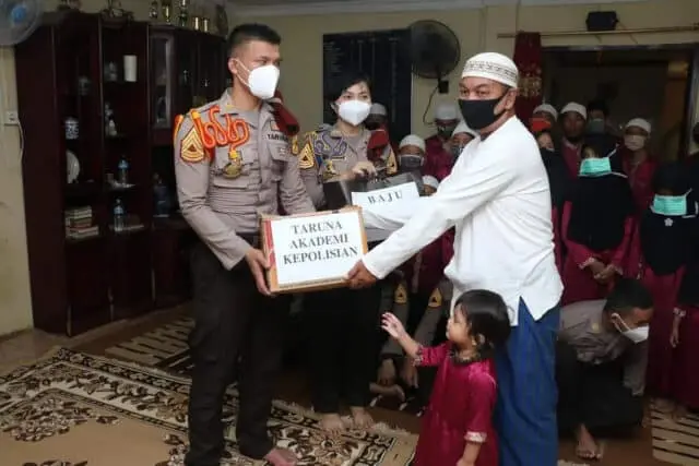 Peringati Sumpah Pemuda, Taruna Akpol Gelar Baksos Serentak Di Seluruh Indonesia Peringati Sumpah Pemuda, Taruna Akpol Gelar Baksos Serentak Di Seluruh Indonesia