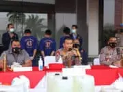 Polisi Bongkar Pabrik Produksi Madu Palsu, Omset Milyaran Rupiah