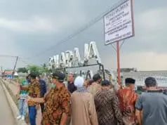 Klaim Lahan Milik Desa, Warga Tobat Pasang Plang di Balaraja City Square Klaim Lahan Milik Desa, Warga Tobat Pasang Plang di Balaraja City Square