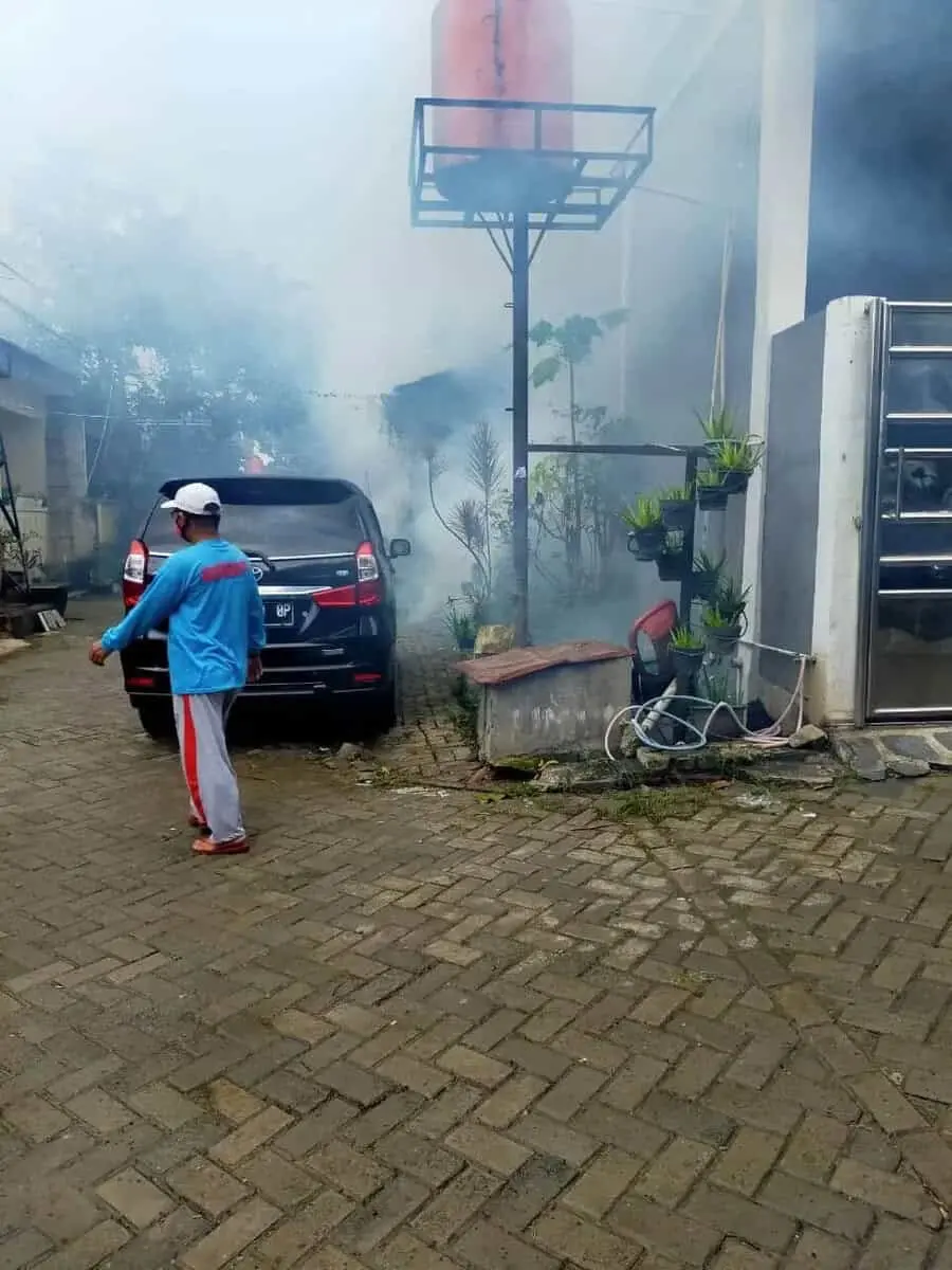 Musim Hujan Tiba, Puskesmas Cikuya Fogging Perumahan Taman Kirana Basmi Jentik Nyamuk