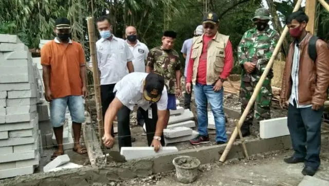 Camat Cisoka Peletakan Batu Pertama Pembangunan RTLH Desa Slapajang Tahun Anggaran 2020 Camat Cisoka Peletakan Batu Pertama Pembangunan RTLH Desa Slapajang Tahun Anggaran 2020