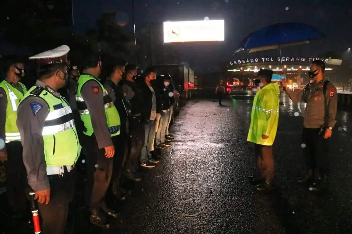 Cegah Penyebaran Covid-19, Polda Banten Gelar Operasi Yustisi Gabungan Penyekatan Masa 1812 Ke Jakarta