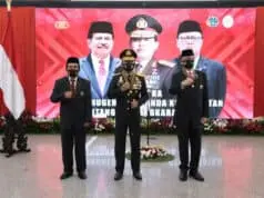 Kapolri Berikan Bintang Bhayangkara Utama kepada Menpan RB dan Menteri ATR/BPN Kapolri Berikan Bintang Bhayangkara Utama kepada Menpan RB dan Menteri ATR/BPN
