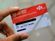 Diduga Oknum Ketua Kelompok Tahan Kartu ATM PKH BPNT Desa Sukamanah Diduga Oknum Ketua Kelompok Tahan Kartu ATM PKH BPNT Desa Sukamanah