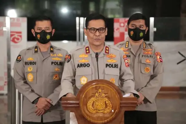 Polri Minta Masyarakat Waspadai Provokasi Jelang Pergantian Tahun Baru Polri Minta Masyarakat Waspadai Provokasi Jelang Pergantian Tahun Baru