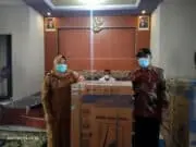 Kades Kadu Jaya Berikan Apresiasi Reward Kepada RT dan Linmas