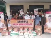 Bantu Korban Banjir, Anggota Dewan PKS Berikan Bukti Bukan Janji