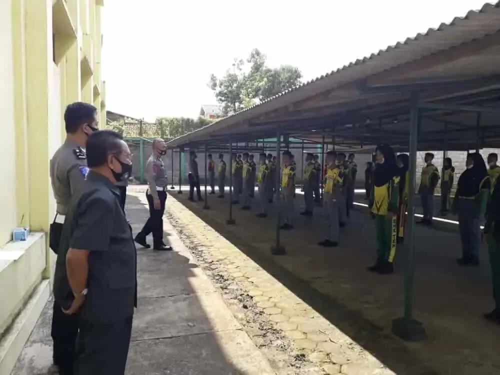 Anggota PKS SMK TKM Purworejo Ikuti Pelatihan Tata Tertib Berlalulintas dan Kedisiplinan Anggota PKS SMK TKM Purworejo Ikuti Pelatihan Tata Tertib Berlalulintas dan Kedisiplinan