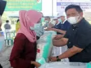 PIK 2 dan Buddha Tzu Chi Berikan Sembako Warga Lemo Tangerang