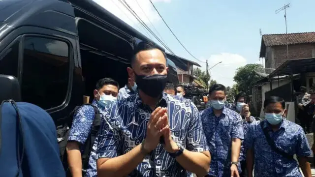 Menjelang Bulan Suci Ramadhan AHY Ziarah ke Makan Letjen TNI (Purn) Sarwo Edhie Wibowo Menjelang Bulan Suci Ramadhan AHY Ziarah ke Makan Letjen TNI (Purn) Sarwo Edhie Wibowo