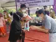 Warga Pakuhaji dan Kosambi Dapat Giliran Paket Sembako dari PIK 2 dan Buddha Tzu Chi Warga Pakuhaji dan Kosambi Dapat Giliran Paket Sembako dari PIK 2 dan Buddha Tzu Chi