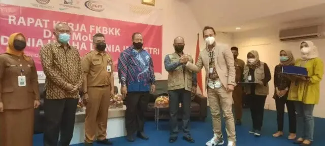 Rapat Kerja FK-BKK di didukung FKPT dan Dinas Tenaga Kerja Kabupaten Tangerang Rapat Kerja FK-BKK di didukung FKPT dan Dinas Tenaga Kerja Kabupaten Tangerang