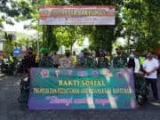 Jumat Barokah, TNI-POLRI dan Elemen Masyarakat Bagikan Sembako Jumat Barokah, TNI-POLRI dan Elemen Masyarakat Bagikan Sembako