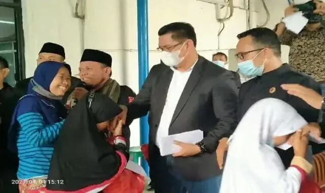Sambut Bulan Suci Ramadhan 1442 H, LBH TKI dan DPAC BPPKB Jatiuwung Santuni 150 Anak Yatim Piatu Sambut Bulan Suci Ramadhan 1442 H, LBH TKI dan DPAC BPPKB Jatiuwung Santuni 150 Anak Yatim Piatu