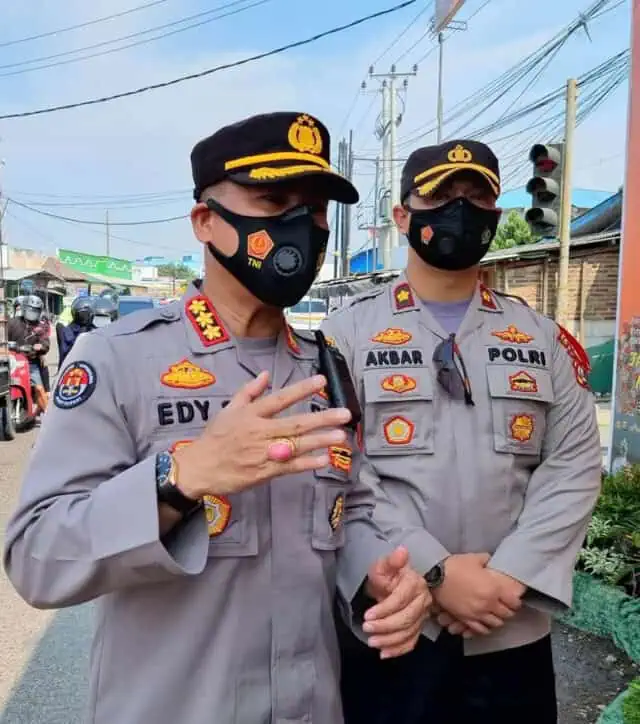 308 kendaraan Pemudik di Putar Balikkan oleh Polda Banten 308 kendaraan Pemudik di Putar Balikkan oleh Polda Banten