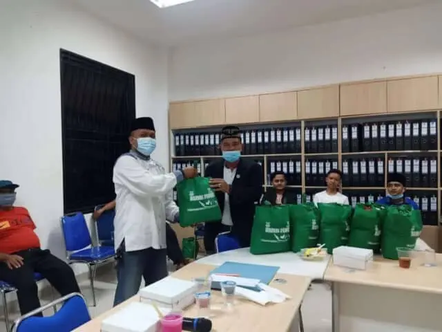 DPC KWRI Kabupaten Tangerang Berikan Bantuan Sembako dan Santuni Anak Yatim Piatu DPC KWRI Kabupaten Tangerang Berikan Bantuan Sembako dan Santuni Anak Yatim Piatu