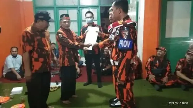 Jelang Lebaran, MPC PP Kota Tangerang Santuni Yatim Piatu dan Serahkan Sertifikat Diklat Kaderisasi Jelang Lebaran, MPC PP Kota Tangerang Santuni Yatim Piatu dan Serahkan Sertifikat Diklat Kaderisasi